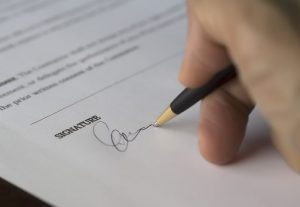 mit árul el rólad az aláírásod